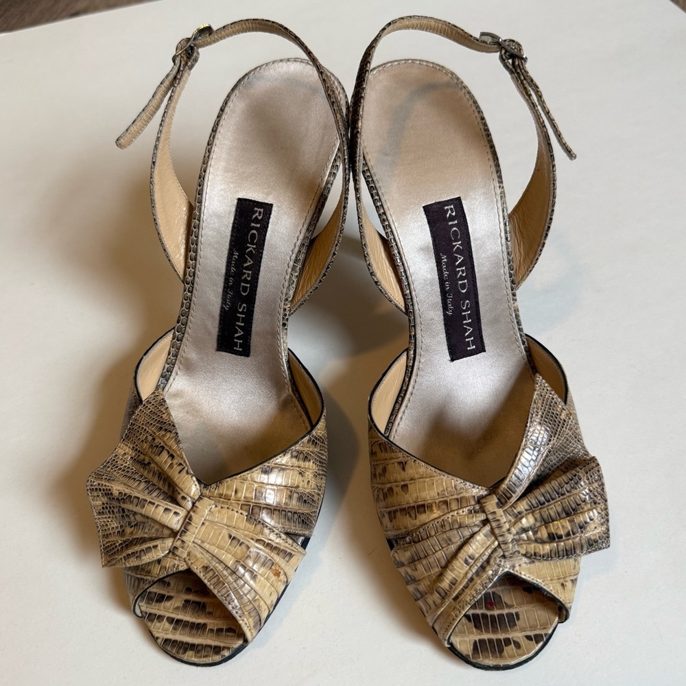 Sophisticated Brown and Gray Heels with Adjustable Straps